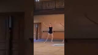 Vaganova classical exam from 2004 doing italian fouettes on pointe and final reverence exercice