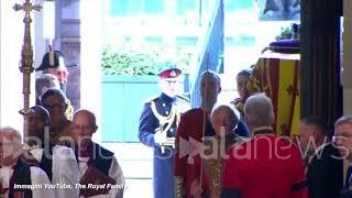 Il feretro della regina Elisabetta II giunto a Westminster Hall