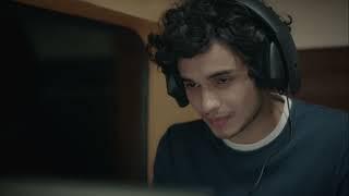 Dell presents the 2022 festive campaign. Train. 3/3