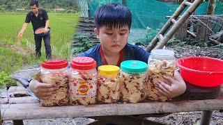 The process of making chili bamboo shoots - the boy selling chili - everyday life