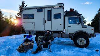 CAMPING IN THE SNOW-COVERED FOREST