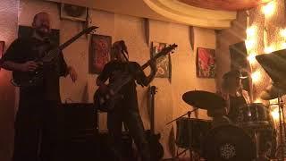 The Rambo playing Blues and Rock & Roll - Dalat - Vietnam הרמבו מנגן מעט בלוז רוק בדאלאת - ויאטנם