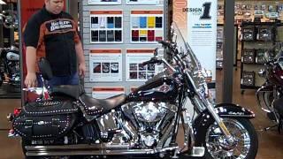 Adventure Harley-Davidson® 2001 Heritage Softail® Classic 049257U.mp4