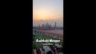 Badshahi Mosque Lahore | Hawali Restaurant Rooftop | Foodstreet Lahore | Pakistan. #shorts