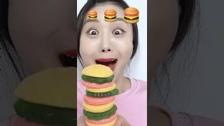점점 커지는 이모티콘 먹방
