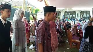 prosesi penyambutan wisudawan wisudawati MTs dan MA Al-Irfaniyyah Cisaat Sukabumi