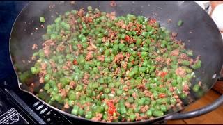 Minced pork with green beans! A super tasty dish that’s devoured instantly! Ready in just 10 minutes