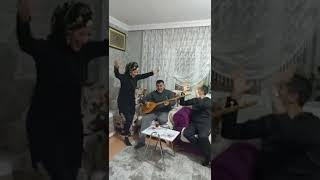 BÖYLE SAZ ÇALAN GÖRÜLMEDİ