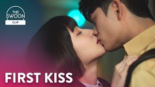 Woo Young-woo and Lee Jun-ho share a first kiss | Extraordinary Attorney Woo Ep 10 [ENG SUB]