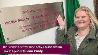 Louise Brown unveils a commemorative plaque to IVF pioneer Jean Purdy at Bourn Hall