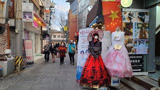 Seoul Walking Tour, Seochon Food Alley | The Oldest Neighborhood of Seoul | 4K Korea