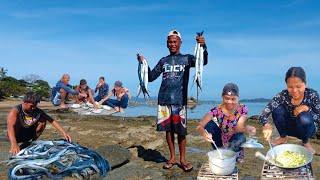 HAPPY FAMILY COOKING FRESH CATCH