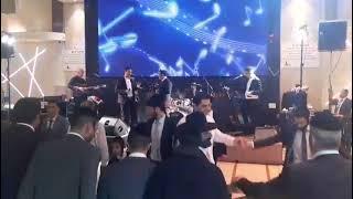 ישראל גברא בשירה תימנית בחתונה