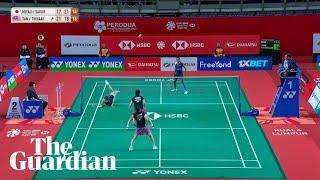 Epic 211-shot badminton rally delights fans in Malaysia