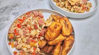 Simple Nigerian breakfast;How to make plantain and egg under 2 minutes.