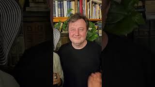 Томас Томасов с героинями спектакля театра Almadera "Трое в лодке, не считая собаки Баскервилей"