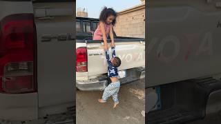 حمودي المشاغب قفز من السيارة #shorts