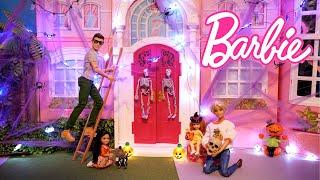 Barbie & Ken Doll Family Getting Ready for Halloween Routine - Titi Toys