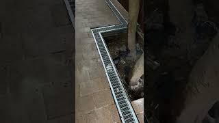 Установка водостоков на участке клиента 