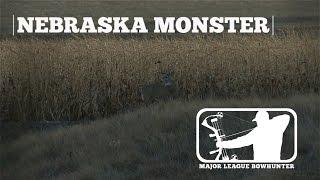 Nebraska Monster Buck - Bowhunting the Rut | Major League Bowhunter