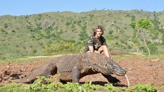 Surviving 24 Hours on KOMODO ISLAND Challenge (Komodo Dragon)