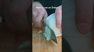 How to cut an onion.