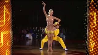 Очень красивый танец и как они классно танцуют!