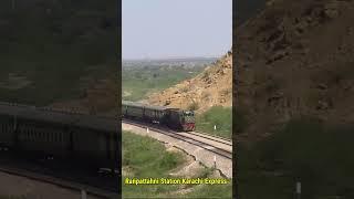 Ranpattahni Station Karachi Express #entertainmentworldz #railway #paktrain #train #paktrains