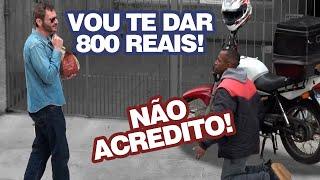 ELE CAIU DA MOTO E FEZ A ENTREGA MESMO ASSIM - MERECEU GANHAR 800 REAIS