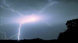Massive Lightning Strikes in HD Slow Motion