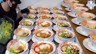 Interesting! Japanese ramen made with fresh chicken / Korean street food