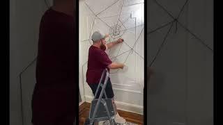 DIY Yard Spider Webs #halloween #halloweendecorations #hauntedhouse #easyhalloween