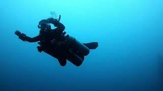 Sidemount diving in open ocean - Technical diving in Bali - Dark Horizon Diving