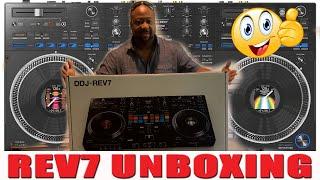 Pioneer DDJ REV7 Unboxing