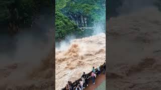 Tiger leaping gorge China #tigerleapinggorge #china #river #wildriver #flood