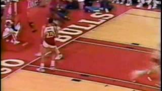 Michael Jordan 61 pts VS Hawks in 1987