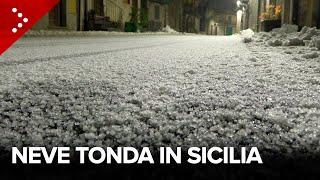 Nevica sulle pendici dell'Etna: episodio di neve tonda a Floresta (Messina)