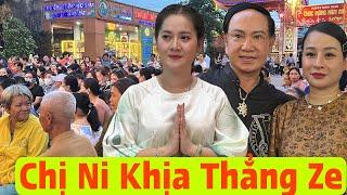 Hàng Nghìn khán Giả Ngồi chờ Sân Khấu Hoành Tráng Của Chú Tại Chùa Pháp Bửu