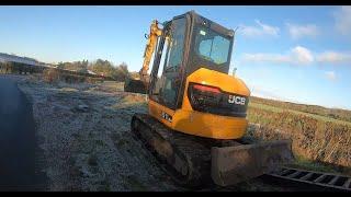 Jcb Mini Digger earning its Keep , all sorts Going on