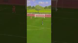 Aubameyang scores a nice volley