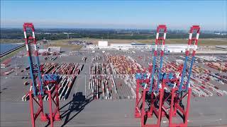 Jade Weser Port und der Hafen von Wilhelmshaven.