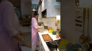 ऐसे इन सब को भगाती हूँ  ..Mini vlog  #shortvideo #shorts #kitchen #cleaning #shorts