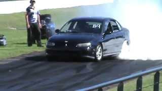 14 HOLDEN VT COMMODORE BURNOUT AT AUSTRALIA DAY BURNOUTS WSID 25 1 2015