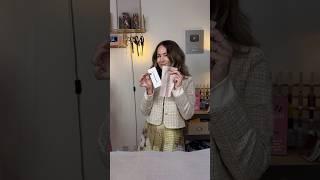 Press seam allowances open easily and accurately with this handy paper guide! #sewing #sewingtips