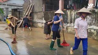 Nước sông Phó Đáy rút nhanh