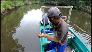 TEMPAT MANCING INI DIPENUHI IKAN PREDATOR YANG MENGERIKAN