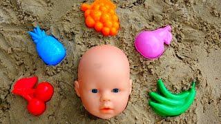 Learn colors with colored sand molds