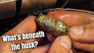 Grinding the Husk off an Agate.. What's inside?!