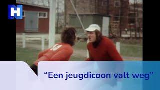 Terug naar SV Ilpendam waar Van Kooten en De Bie hun voetbalsketch opnamen