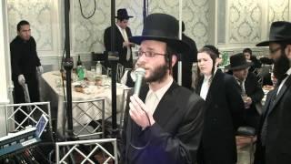 Menachem Moskowitz Singing an Oldies Medley With Pinny Ostreicher